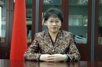 国家粮食局副局长曾丽瑛.