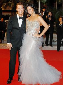 42岁的马修·麦康纳和交往6年女友巴西名模