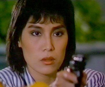名 皇家飞凤 编 剧:梁耀明 黎伦 主 演:杨盼盼狄龙高飞 夏志珍