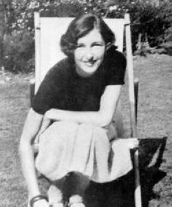 女间谍中首屈一指的当属辛西娅