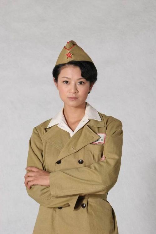 王晓娟是总政话剧团的一位年轻的老演员