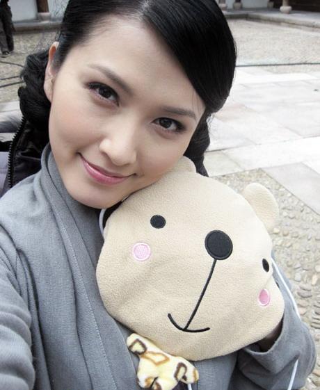 徐婕儿;; 《我怀了你的孩子》乃梦扮演者徐洁儿个人资料照片; 2002年6
