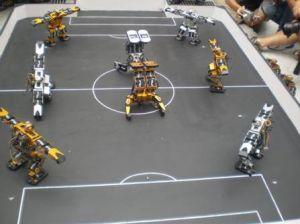 美华裔学生扬威世界机器人比赛 并连续5年在该比赛中获奖