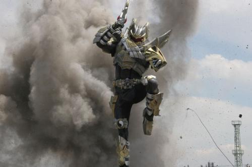 后来又变身和异能兽对抗