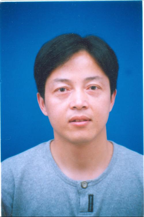 潘翔,男,1971年生,毕业于 武汉大学法学院,1993年起在 深圳 从事法律