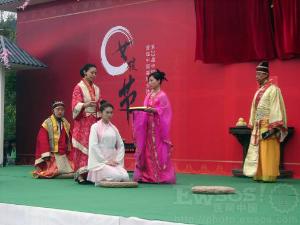 这个风俗在日本古代的平安朝时代从中国传来