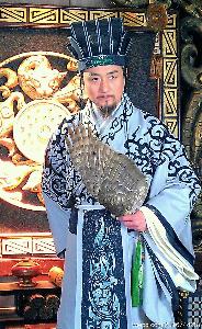 吴岱融饰范增