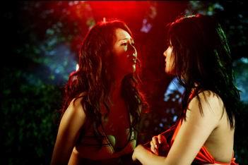 有只僵尸暗恋你,结局出来一只手