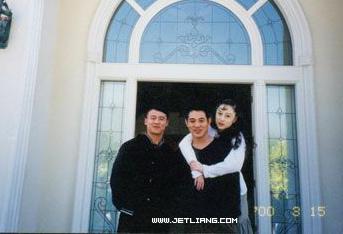 1974年,北京武术队的李连杰,吕燕,崔亚辉随中国文化代表团访美,在白宫