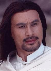 电视剧中拜月教主形象