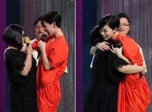 佘诗曼与苏柏丽拥抱