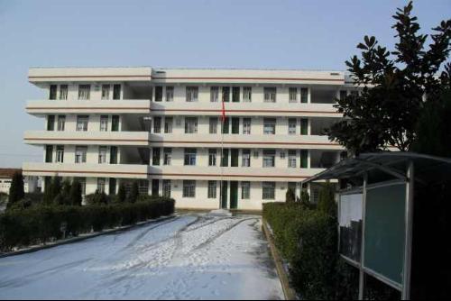学校简介  刘集中学是一所创建于五十年代的县属普通高中