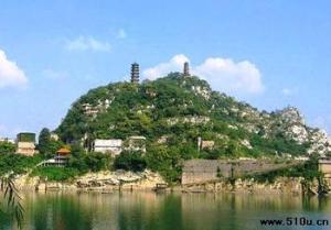 济南蟠龙山森林公园位于