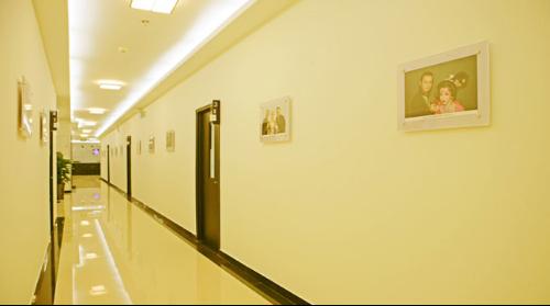 郑州毛戈平化妆学校学影楼化妆大概要多少钱啊