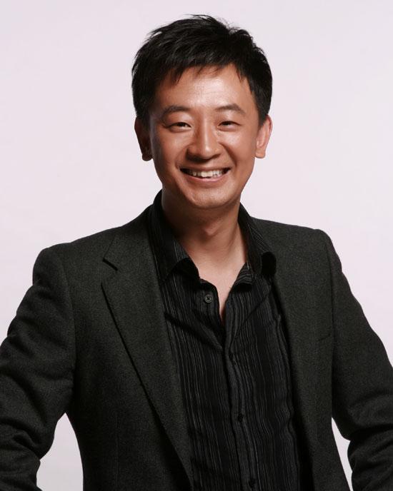 探索他在银幕上的全新角色与精彩演绎