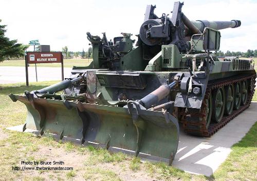 w90式203毫米榴弹炮