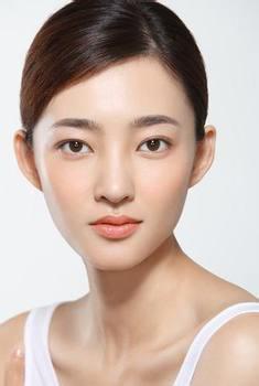 其他演员可以<em>脱下</em>厚<em>外套</em>透风
