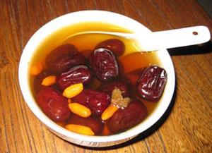 养肝汤【材料】:红枣7颗,红糖适量,水300ml
