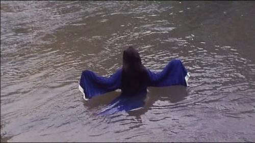 《山村老尸》第一部剧照