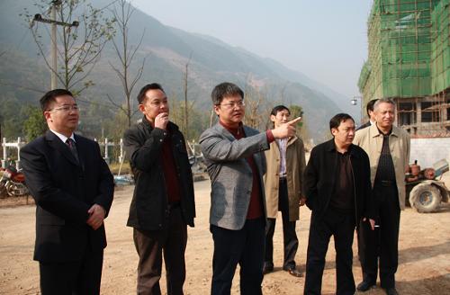 巫溪县政府罗成县长率县委常委,县纪委书记何敏,副县长黄清槐一行赴