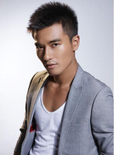 怀着演员梦的郑凯顺利考入了北京电影