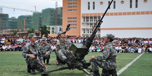 成都军区坚持中国共产党对军队的绝对领导