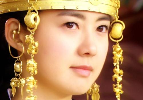<em>善德女王</em>+李瑶媛