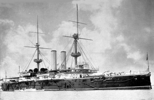 英国人建造出了世界上第一艘采用全钢质舰体的战列舰——"皇家君主"号