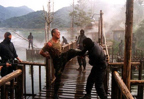 冲出亚马逊的直升机怎么像中国的直8