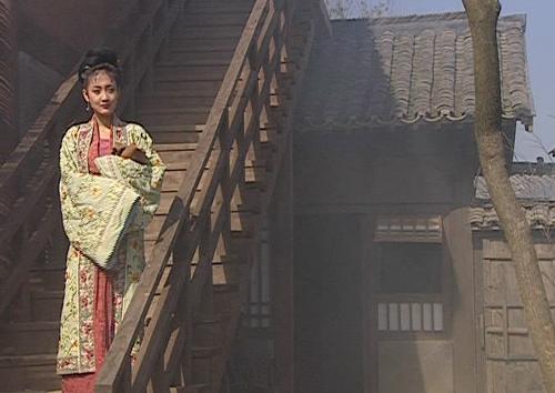 《央视版水浒传》中饰演潘巧云的是春晚常客演