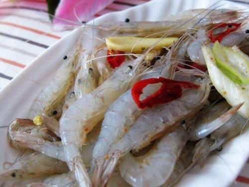 炝拌青虾