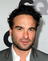 约翰尼·盖尔克奇(johnny galecki,1975年4月30日-),美国男演员,生于