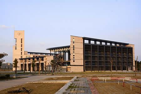 福州大学图书馆; 福大; 旗山校区馆舍是福州大学新校区的标志性建筑