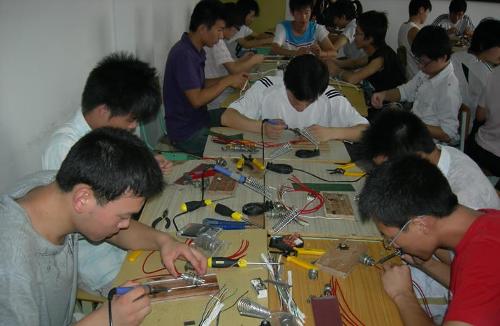 电子信息科学与技术