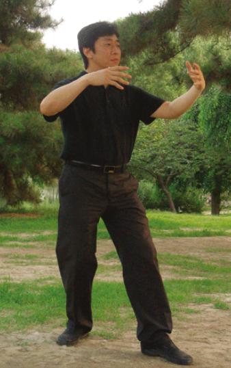 站桩的正确姿势图片