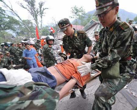 汶川大地震全记录; 组图:向最可爱的人致敬!