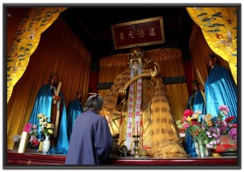 子孙庙可收徒弟,观主实行师徒世袭制,不接受游方道士.