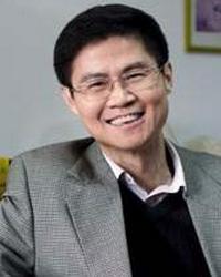 李彬,出生于1959年,新疆乌鲁木齐人,任职于清华大学 新闻与 传播学院