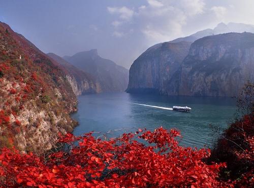 2011年6月6日晚,第二届中国长江三峡国际旅游节举行了主题为"三峡恋"