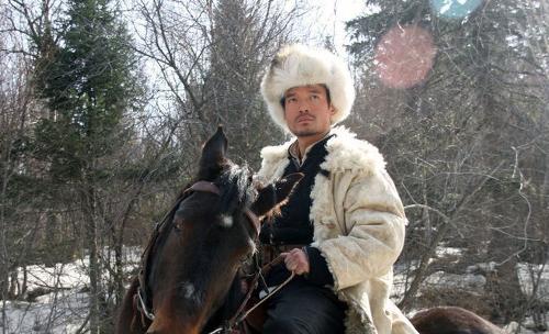 一部号称"抗联秘史"的电视剧《十三省》在全国播出后,收视不断攀升