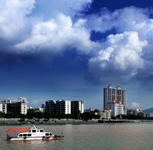 六十年代经济总量_2015中国年经济总量(3)
