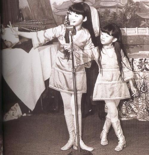 <em>梅</em>艳芳和姐姐<em>梅</em>爱芳