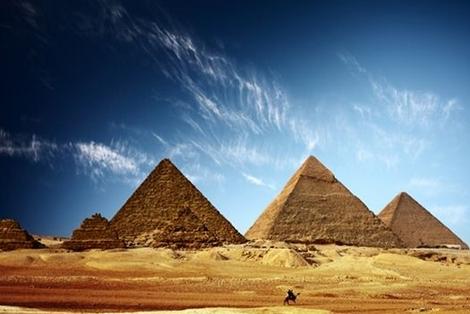 基沙三大金字塔