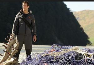 贝尔·格里尔斯_贝尔 格里尔斯收入