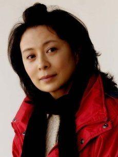 1977年,电影《黑三角》剧组来学校海选女演员,刘佳破门而入,直爽阳光