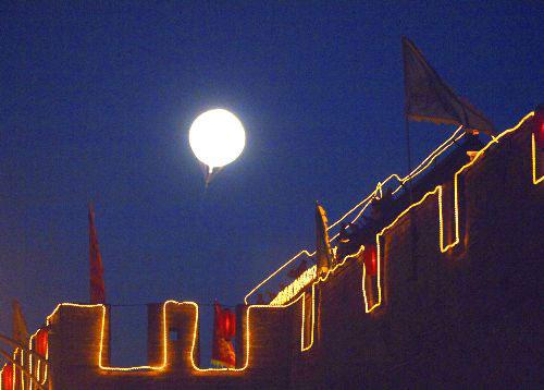 中国“人造月亮”拟上天 亮度可达月光8倍