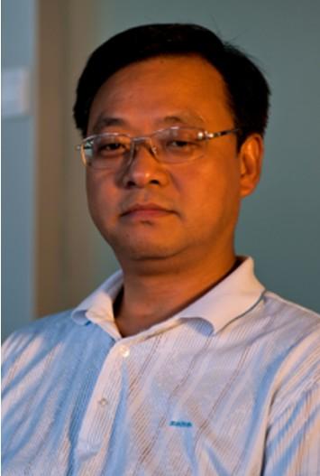 1984年7月应届毕业分配到贵州茅台酒厂工作,曾在子校,职工学校(中专)