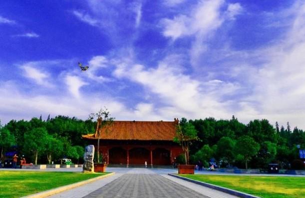 http://pic.baike.soso.com/p/20111126/scr-20111126152600-1825833223.jpg_