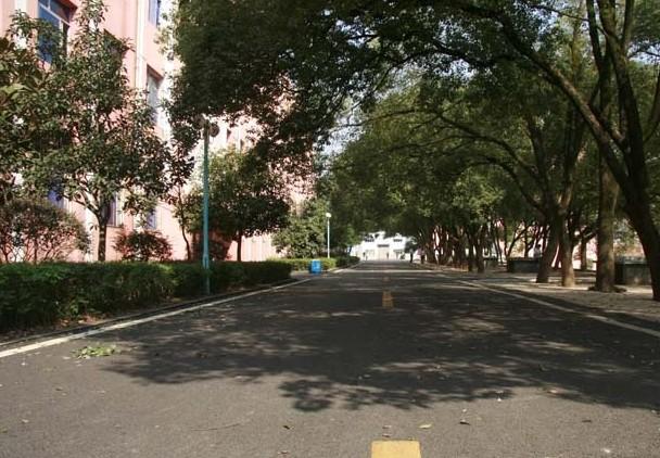 江西冶金职业技术学院校内一景