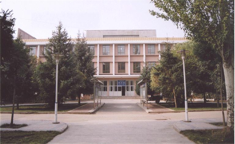 青海民族大学
